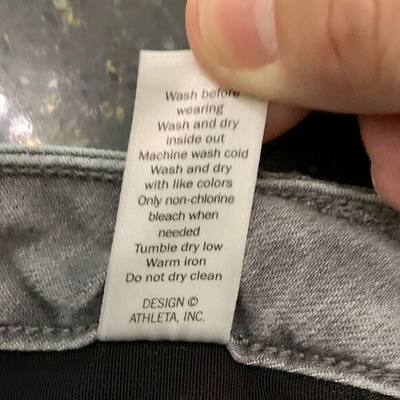 Athleta Sculptec Skinny Grey Wash Jeans. Size 4 - Picture 8 of 9